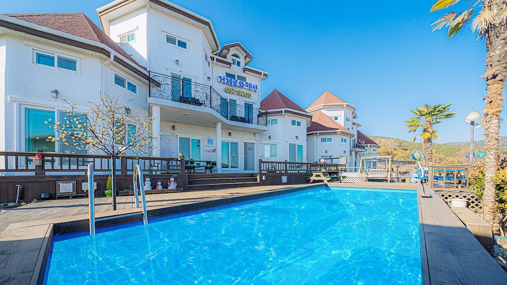 Geojerowa Pension