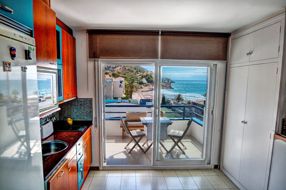 The Beach Studio Daiguadolç by Hello Homes Sitges