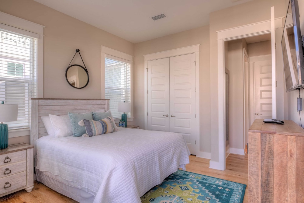 30A Sandpiper by Avantstay In Prominence, 2 Pools + Gym Access, 2 Bikes Incl