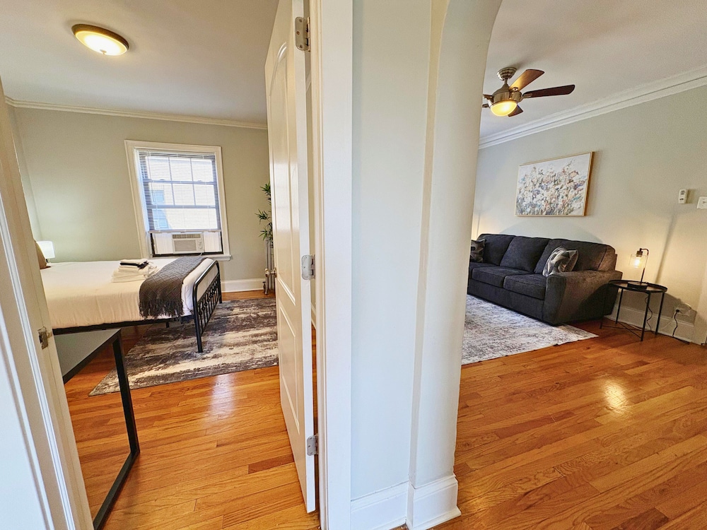 Furnished 1BR - Woodlawn 2W