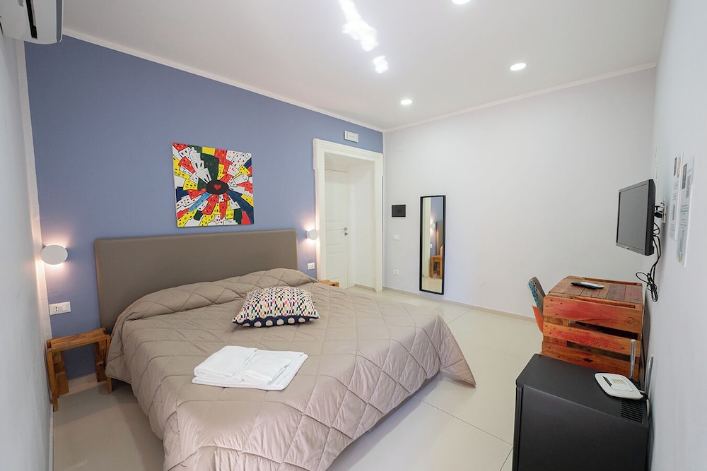 B&B Le 4 Stagioni Dante's Suites by ClaPa Group Dislocated Hospitality