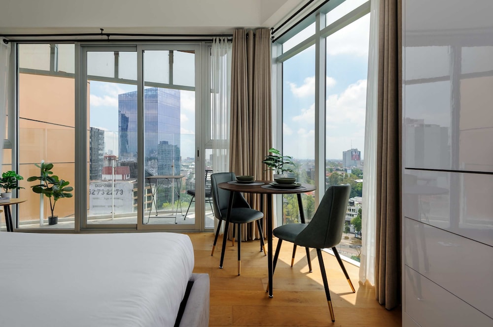 w Illustrious Loft w Perfect View in Roma Norte