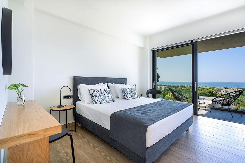 Sea View 4 Bedroom Villa With a Heated Pool view 2