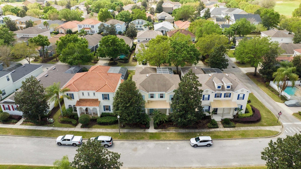 Family Villa w Pool Spa Game Room Near Disney