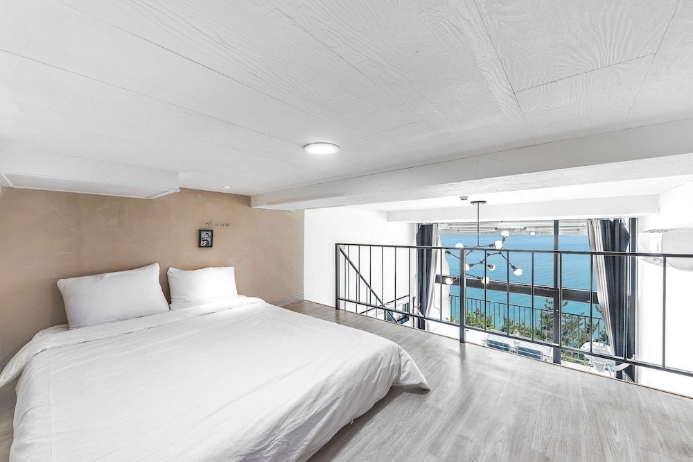 Yeosu Lastella Spa Pet-friendly Pension
