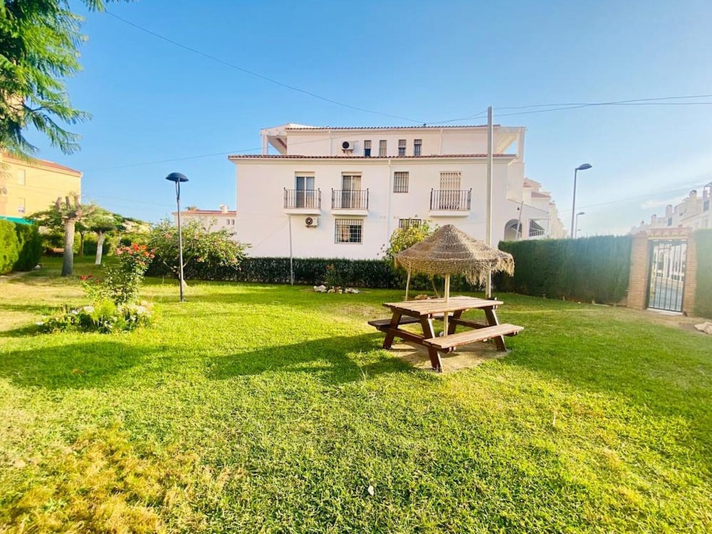 Belvilla by OYO La Perla de Andalucaa view 3