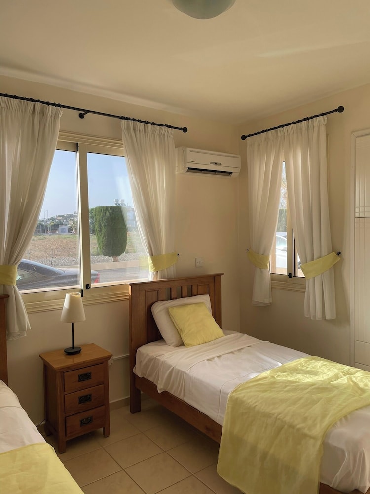 Apartment-paphos-poolside-near Amenities-discounts