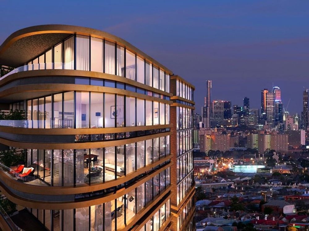 Chic 1-bed With City Views, Parking, Gym & Pool