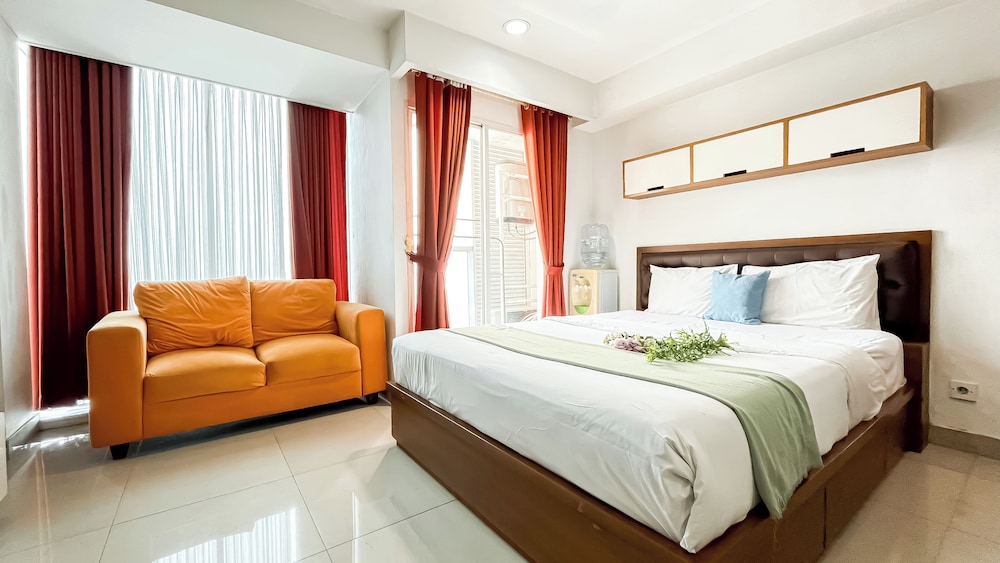 Modern Pop Urban Studio At Tamansari The Hive Apartment