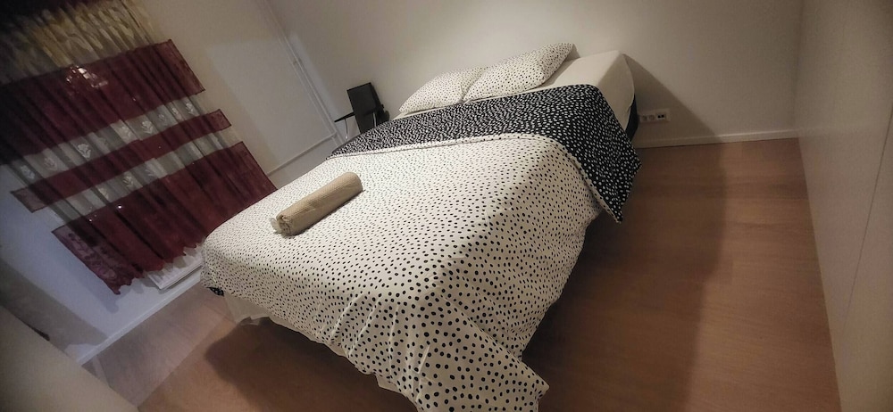 Cozy 2 Bedroom Apartment in Central Espoo, Close to Matinkylä Metro Station