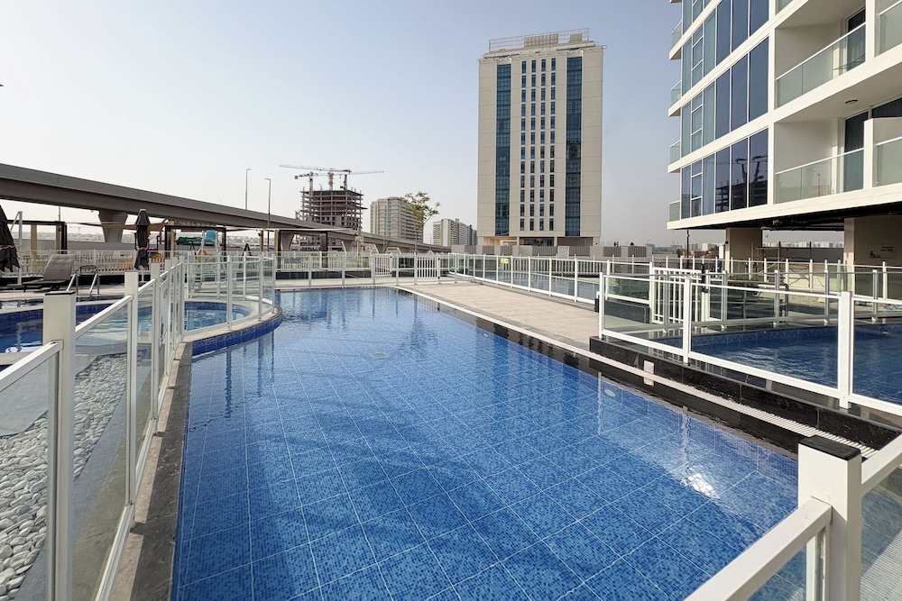 SIMPLY COMFORT Chic 3 Br Apartment with Private Pool