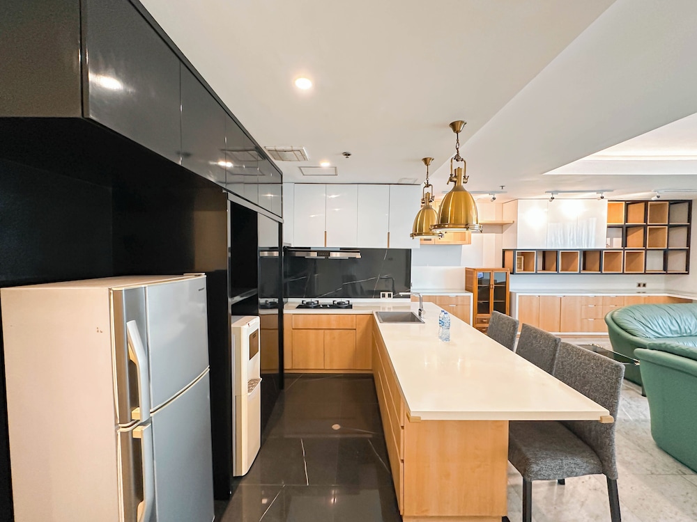 Spacious And Strategic Location 3Br At Kondominium Regensi Apartment