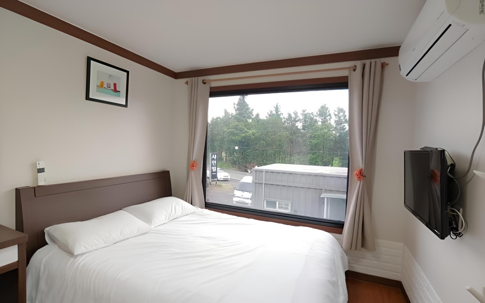 Seogwipo Shineville Pension view 3