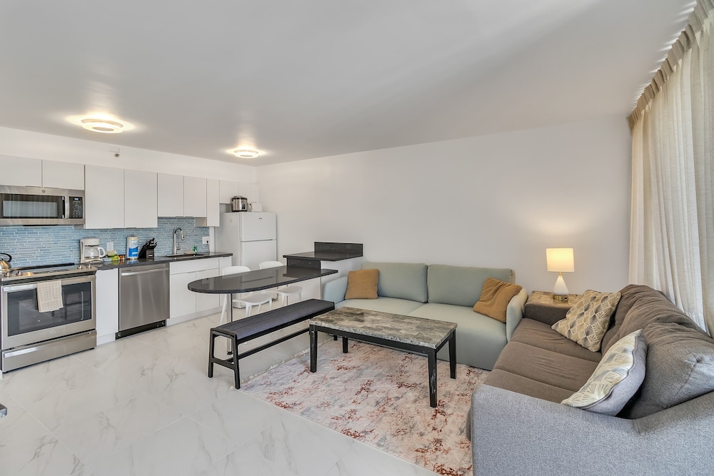 Waikiki Banyan Condo Located One Block From Waikiki Beach! by Koko Resort Vacation Rentals