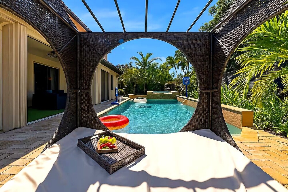 Ethereal Oasis Miami - Heated Pool Spa & Cinema - Prime for Groups