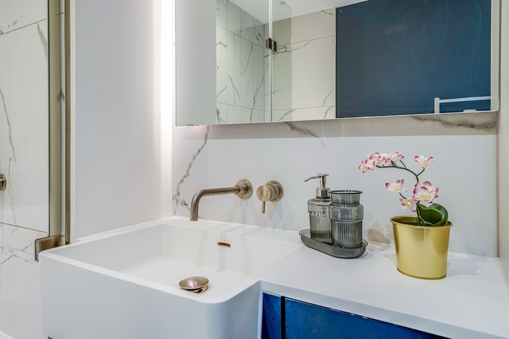 Central London Stay in Vauxhall With Balcony
