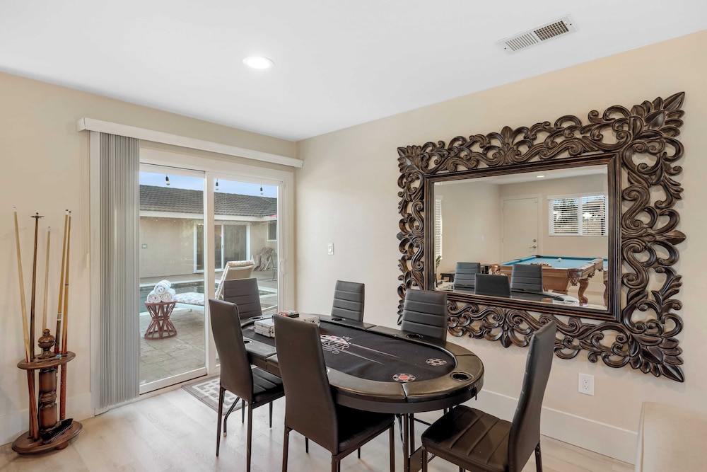 Bordeaux by Avantstay Private Pool, Hot Tub & Game Room Near Temecula