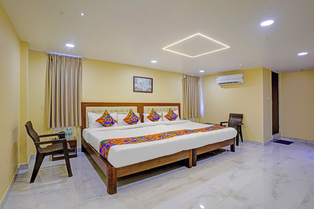Fabhotel Ojas Inn