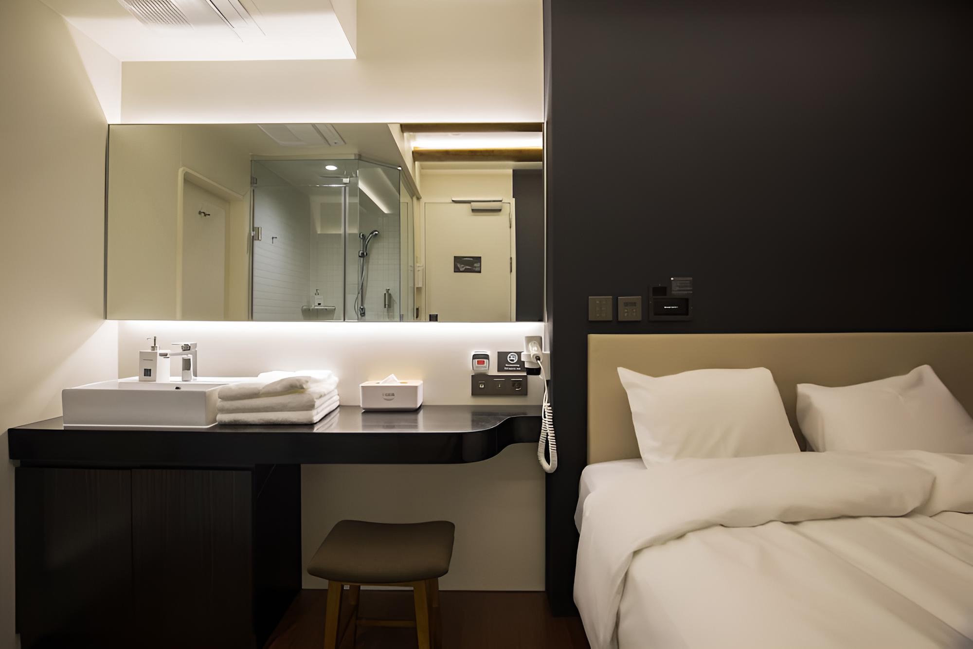 Capsule Hotel 'Darakhyu' T1