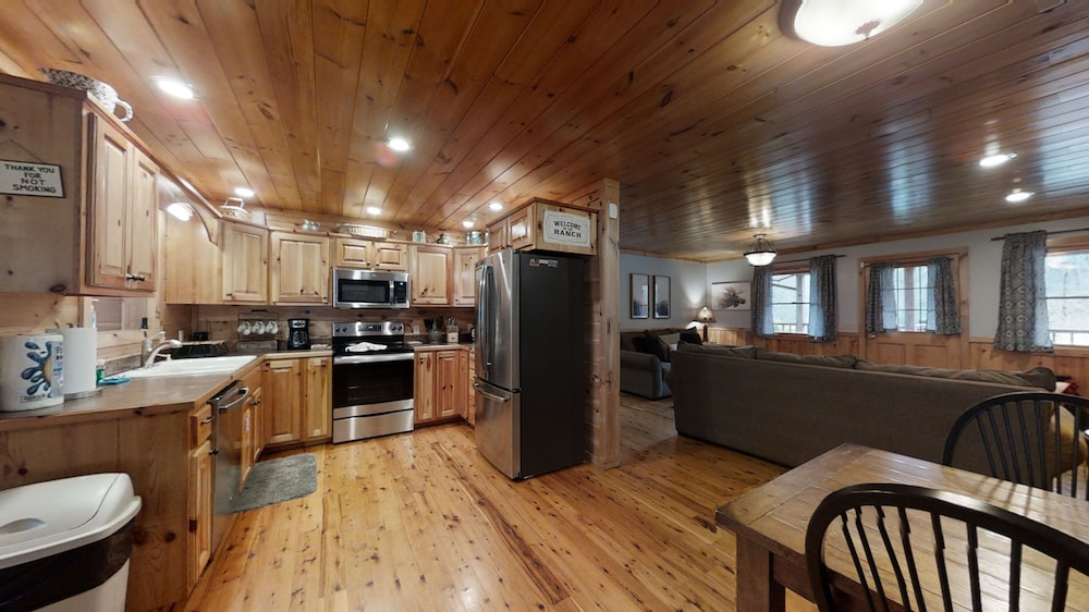 The Ranch Cabin on 6 Secluded Acres in the Great Smoky Mountains by RedAwning