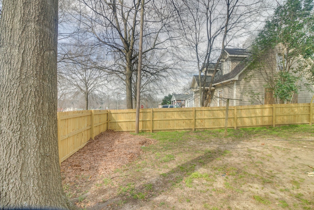 Charlotte Gem w/ Deck & Community Amenities