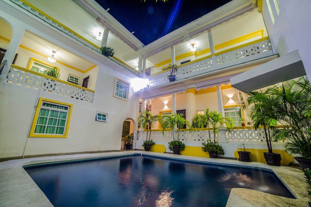 Taxco Guerrero Vacations - Hotel Casa Blanca - Property Image 1