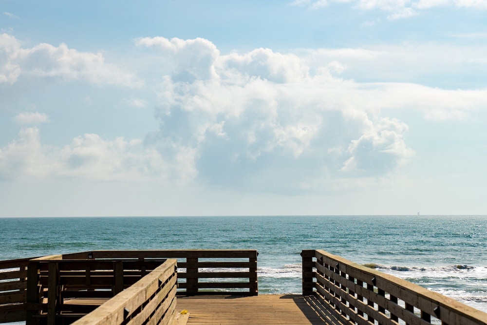 Palm Beach! Private Pool - Boardwalk - Game Room!