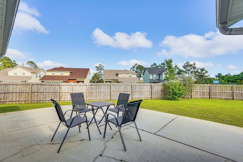7 Mi to Dtwn Panama City: Family Home w/ Patio