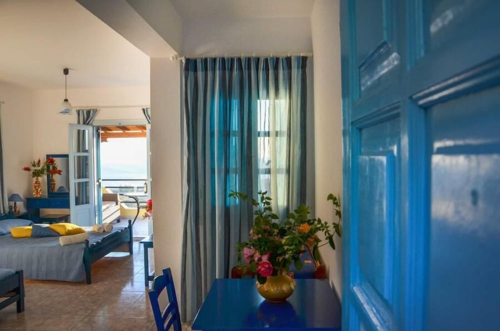 Dina Hotel