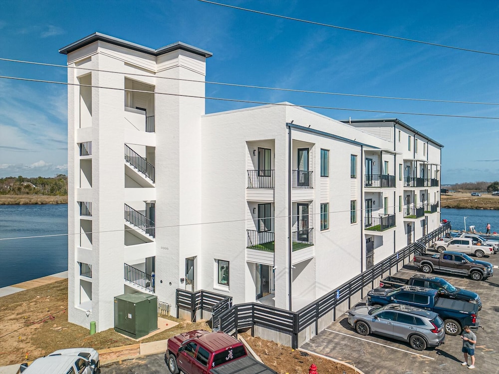 Hotel Handsboro Pointe Condo & Suites - Image 1