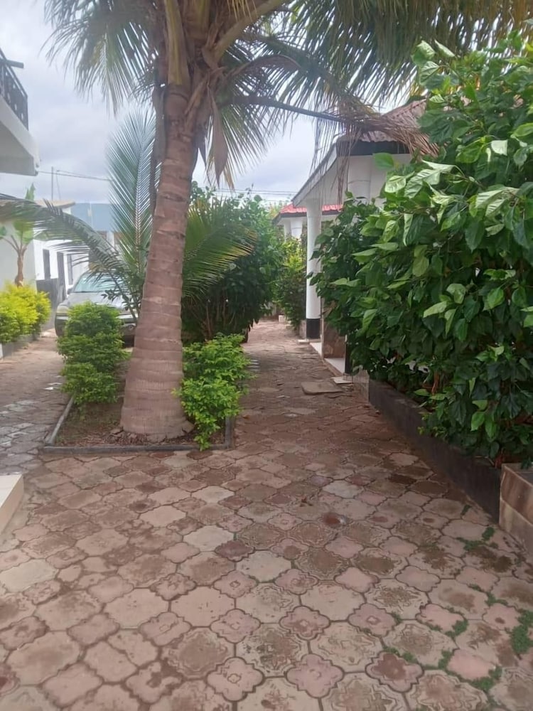 Sukuta Nema Guest House
