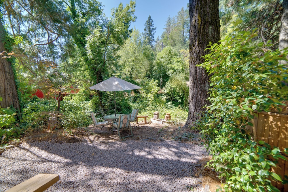 Golf, Hike, Sip Wine: Cobb Mountain Cabin w/ Patio