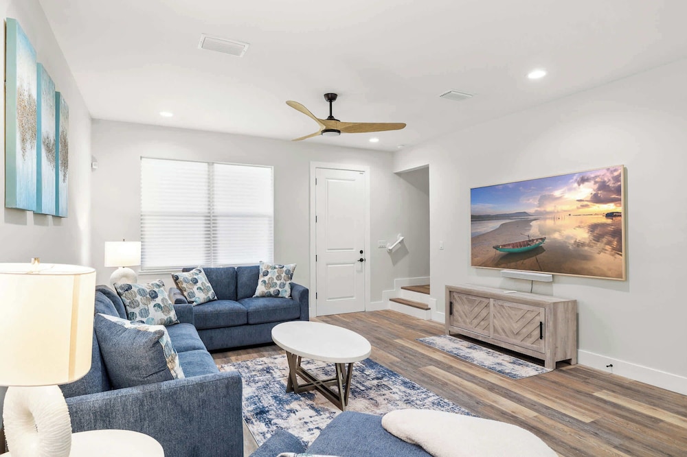New Build in Old West 3 Bed, 2 Bath Family Rental