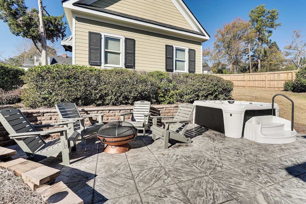 Summerville Historic Bungalow w/ Hot Tub