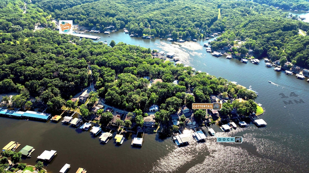 Sunrise Oasis - Enjoy Lakefront Living