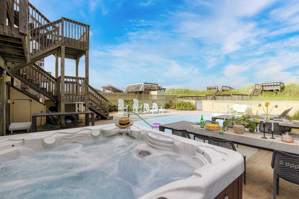 Sleeps 28 Beachfront w/ Pool, Hot Tub, Game Room Atlantic Watch by Avantstay