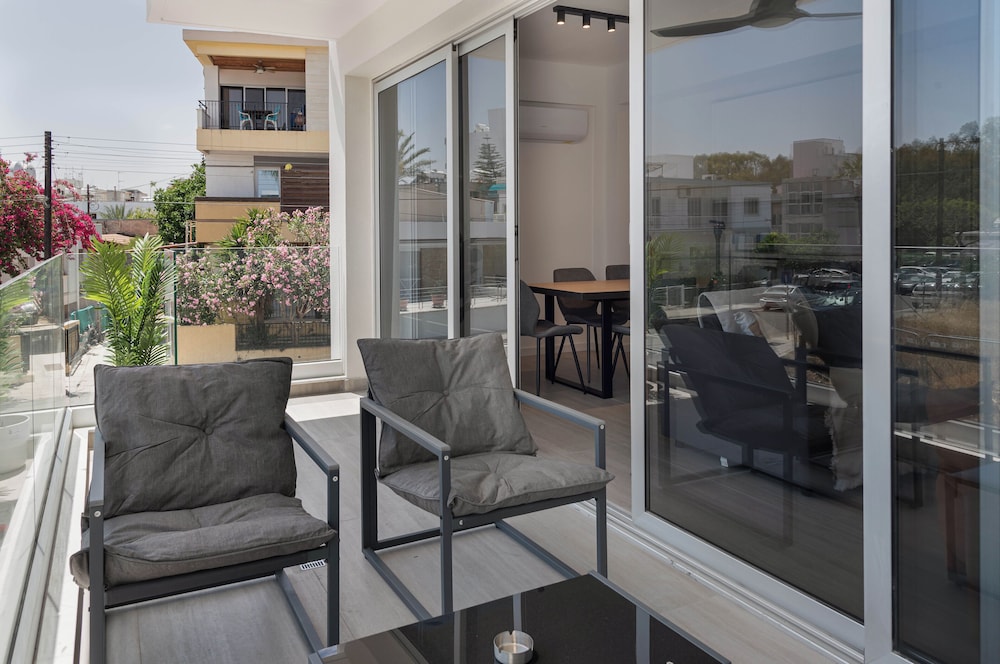 Phaedrus Living: Travertine Residences 101
