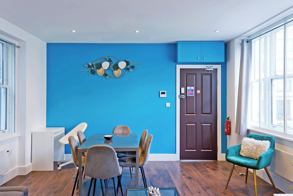 Imperial Middlesex Street Apartments
