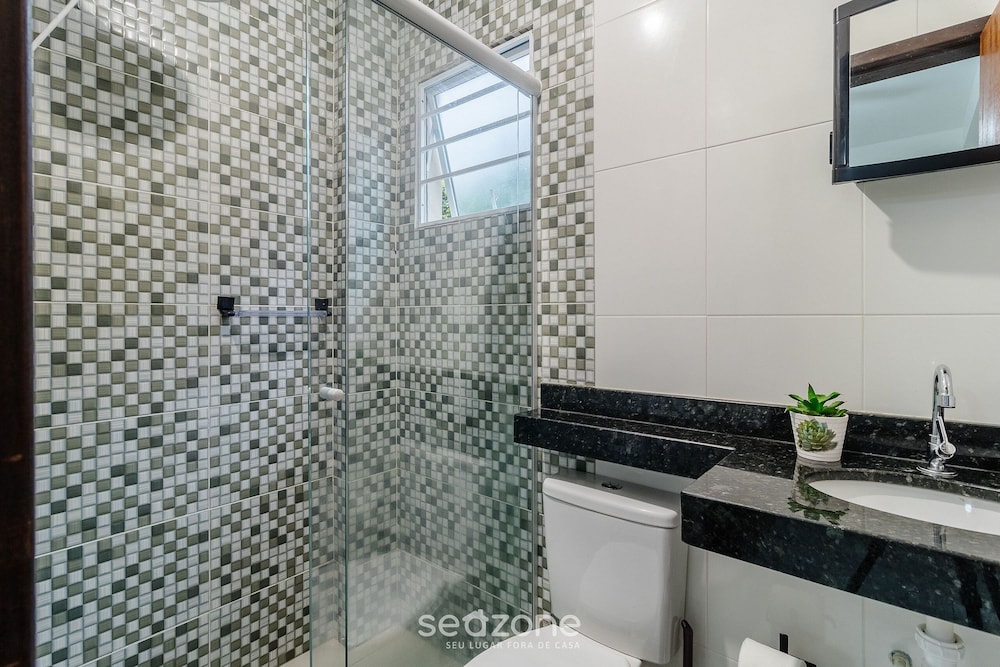 Apt Just Minutes From Lagoa da Conceicao - Sis0005