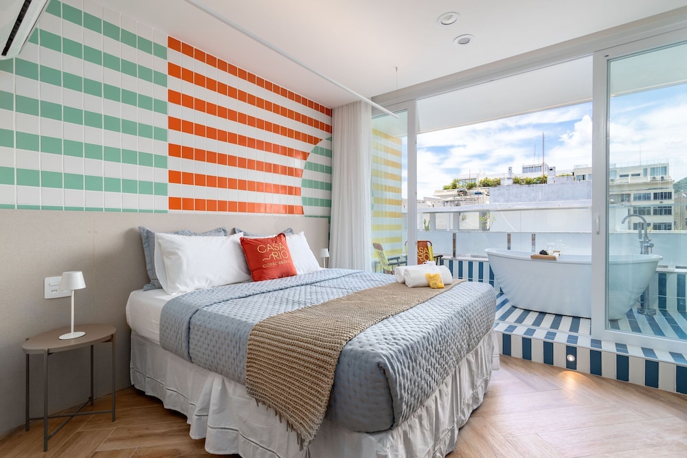 Sea View and Balcony With Bathtub Q4