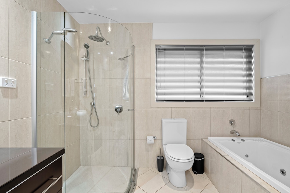 Tranquil Tranmere- City Views- 3 Bedroom