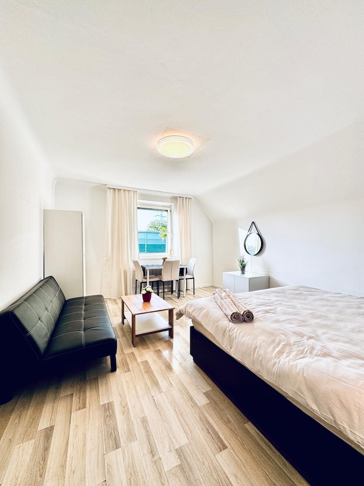 Cozy Garden Villa near Danube For 16P