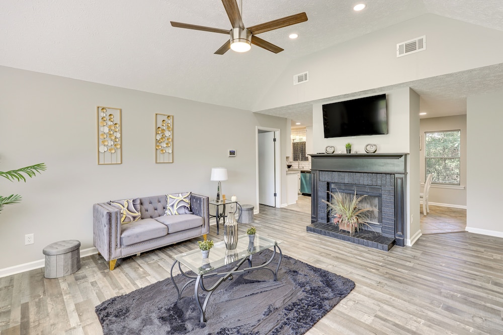 Centrally Located Prattville Home: 2 Mi to Dwtn
