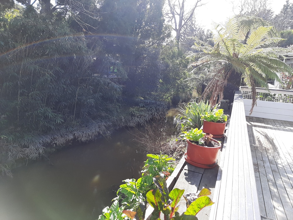 A bit of New York in Whanganui HOME STAY