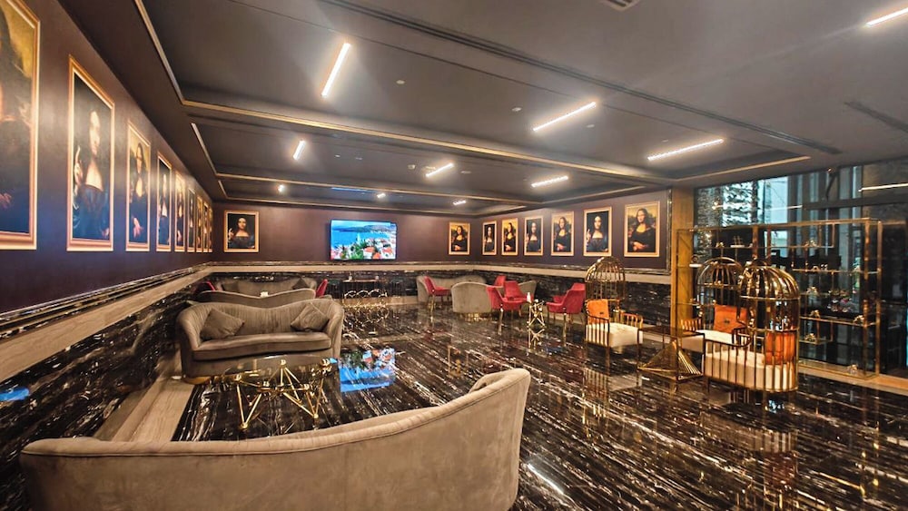 Heaven Crest Vacation Homes - Balcony with City View 1BHK in JLT Dubai Close to Metro & Marina