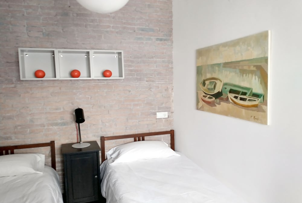 Barceloneta Apartment With Balcony