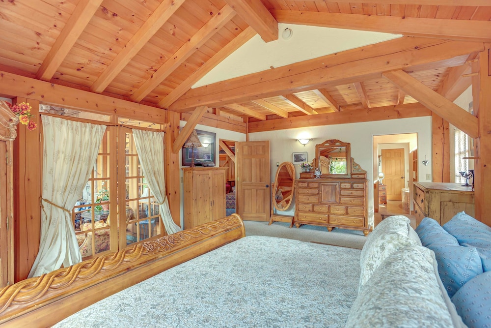 Steps From Natl Forest: Creekside Home in Durango