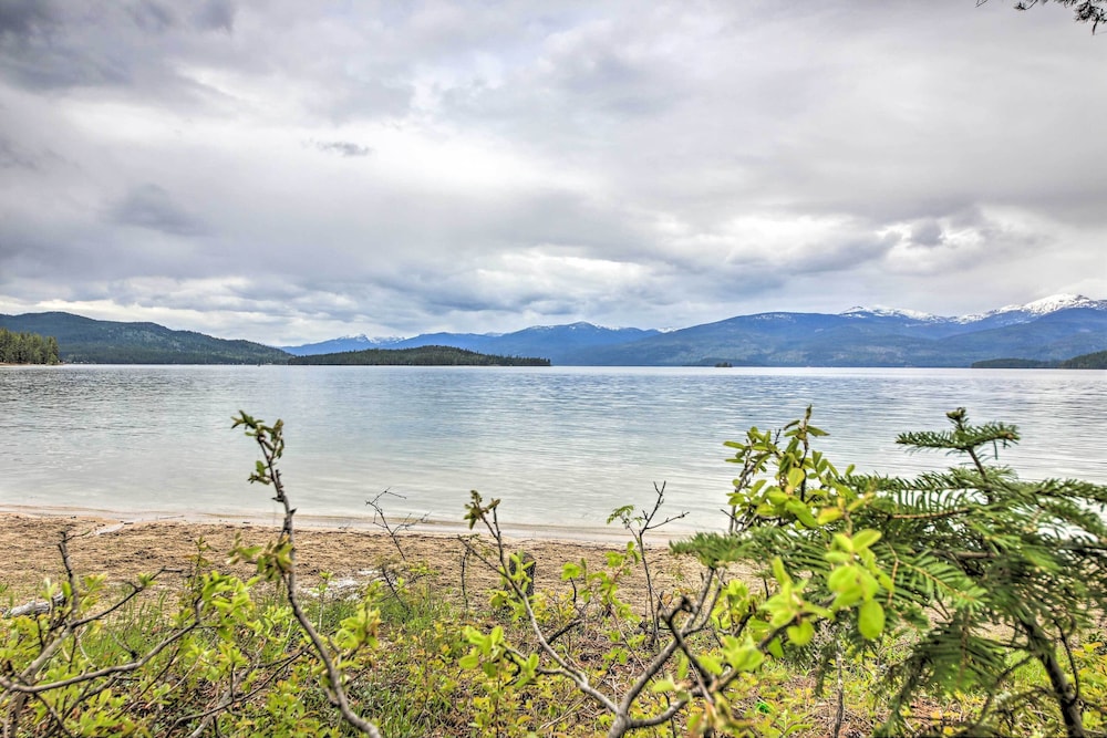 Elegant Priest Lake Townhome  1 Mi From Lake - Property Image 10