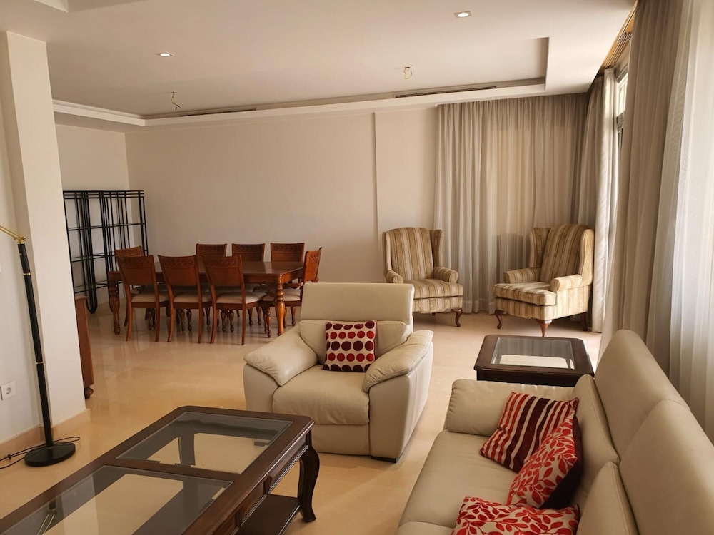 Vesta - Luxury Apt - 3BR - Cfc VII view 2