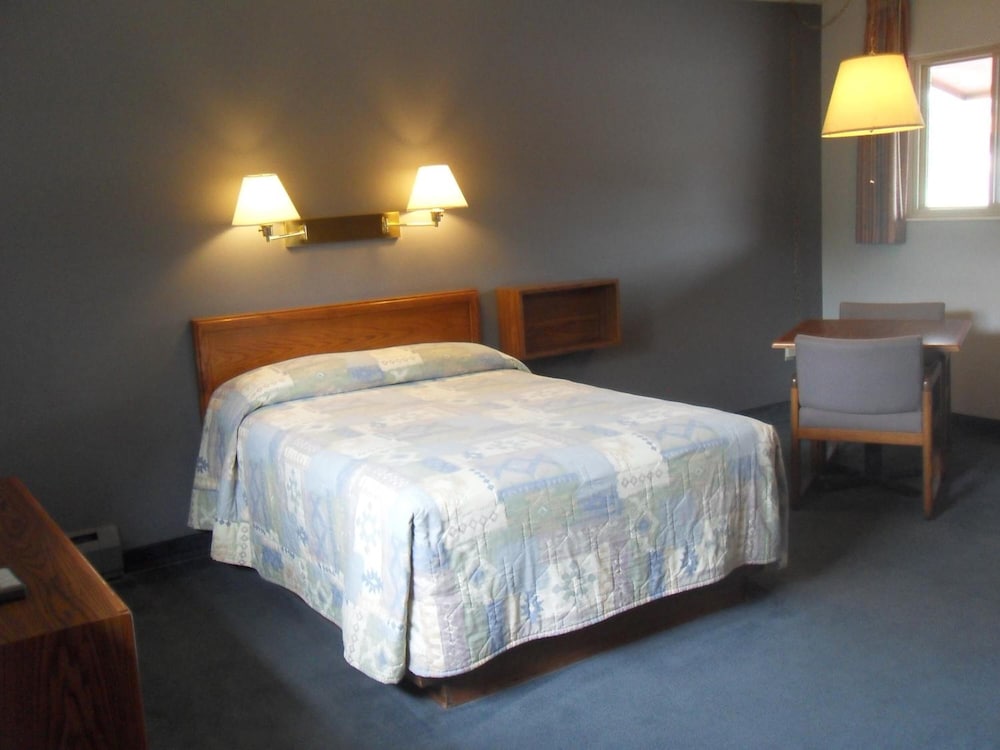 Capital O Swan Inn Comstock Park